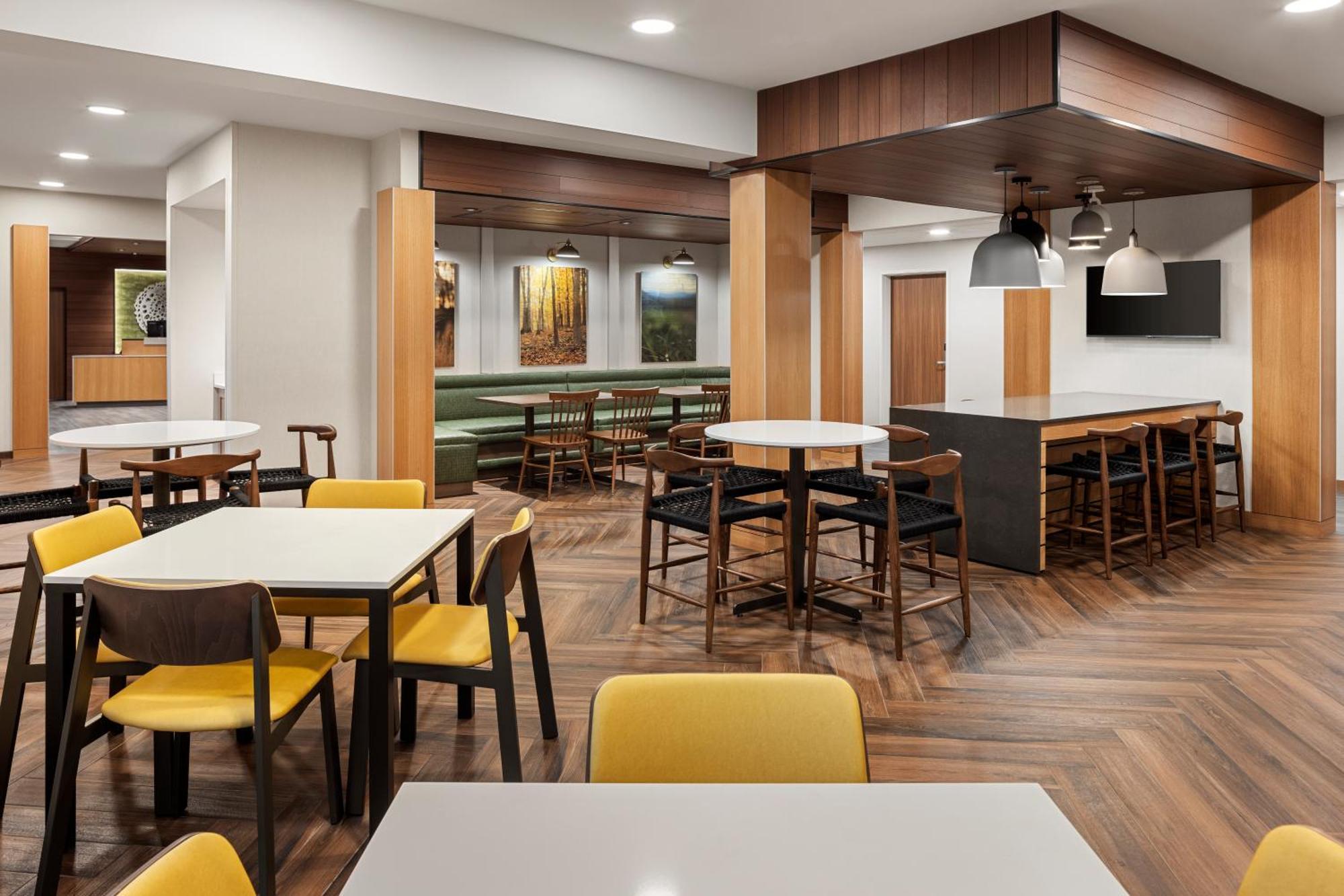 Fairfield By Marriott Inn & Suites Cedar Rapids North Exterior photo