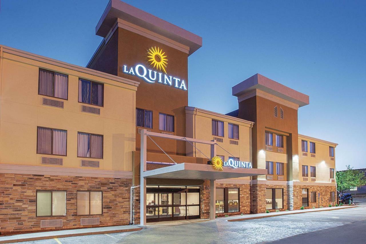 La Quinta By Wyndham Cedar Rapids Hotel Exterior photo